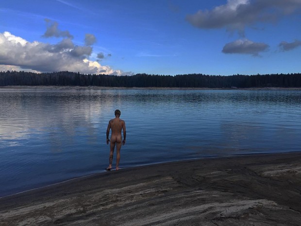 Джастин Бибер показал свое абсолютно «голое» фото